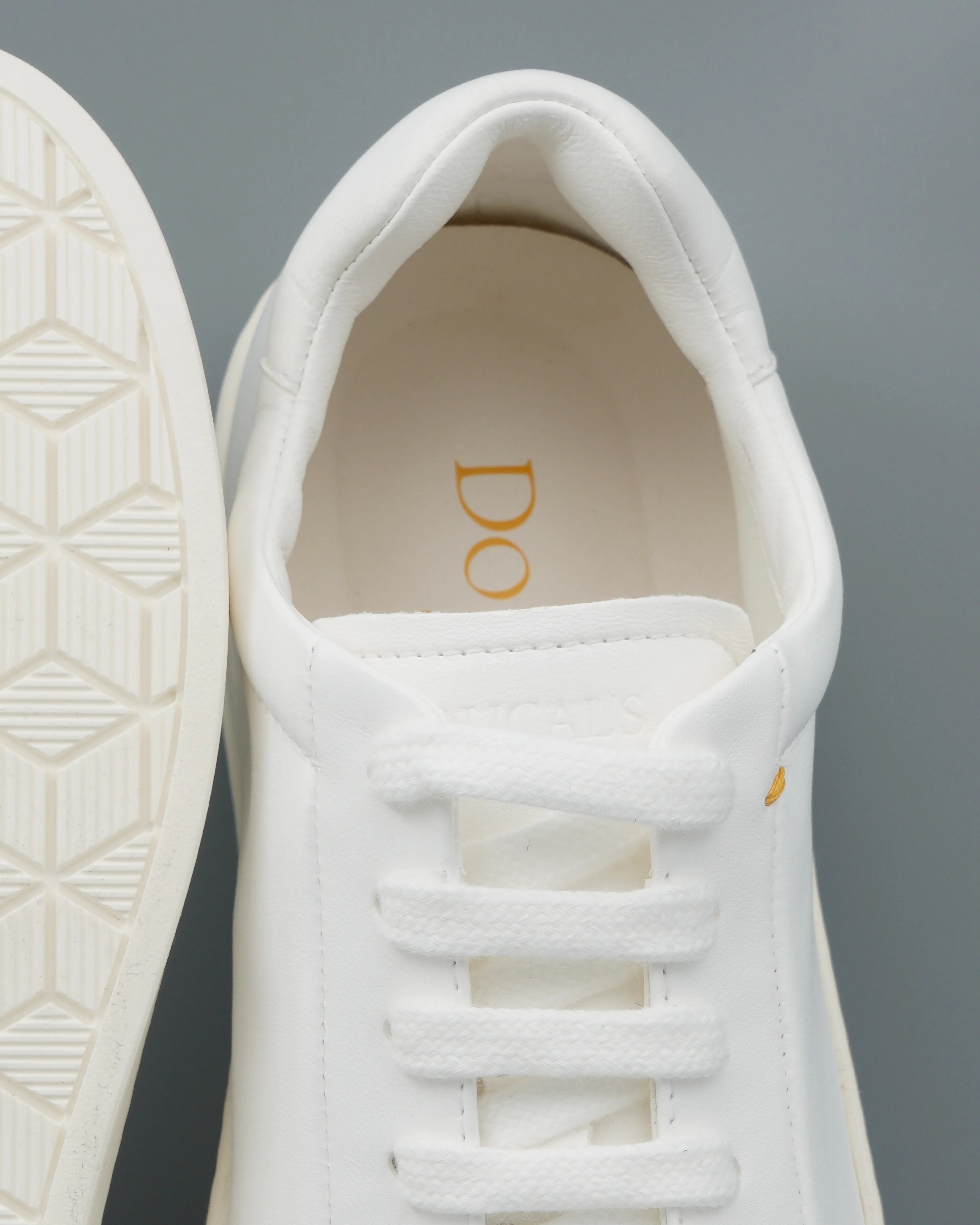 Doucals Sneaker Ultra Soft Lamb Nappa White